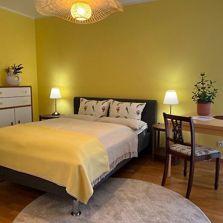 Privatunterkunft Kleiner Balkon In Muenchen West 외부 사진