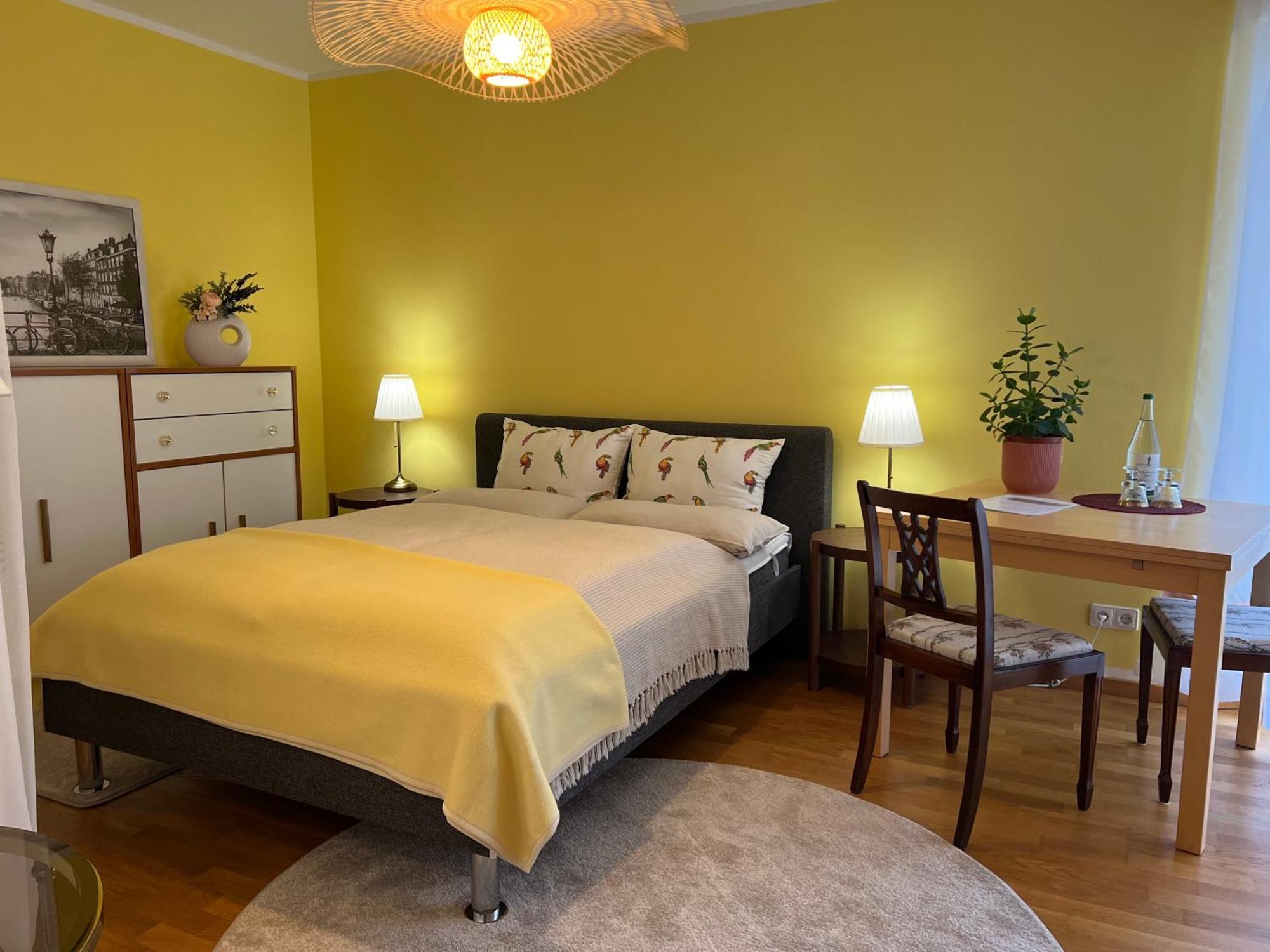 Privatunterkunft Kleiner Balkon In Muenchen West 외부 사진